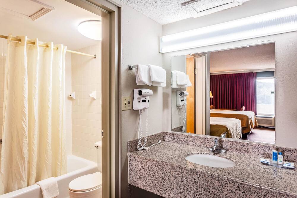 Photo of Bathroom in Mount Vernon