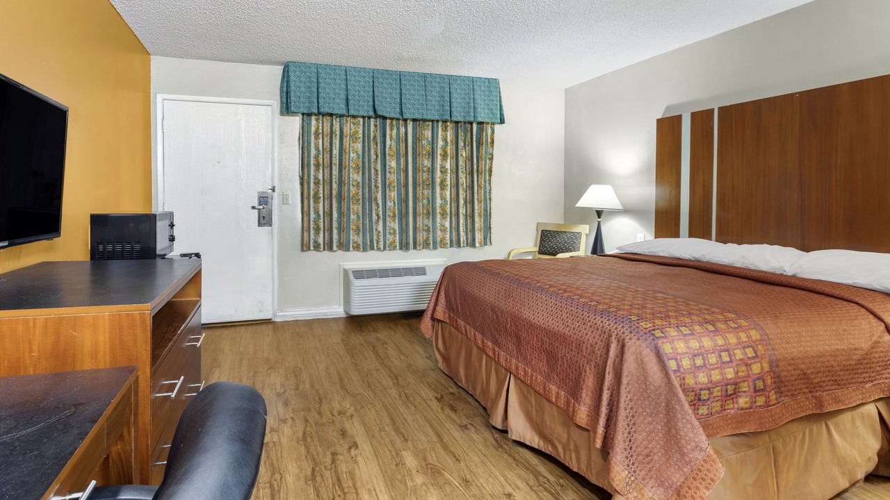 Photo of Bedroom in La Sierra