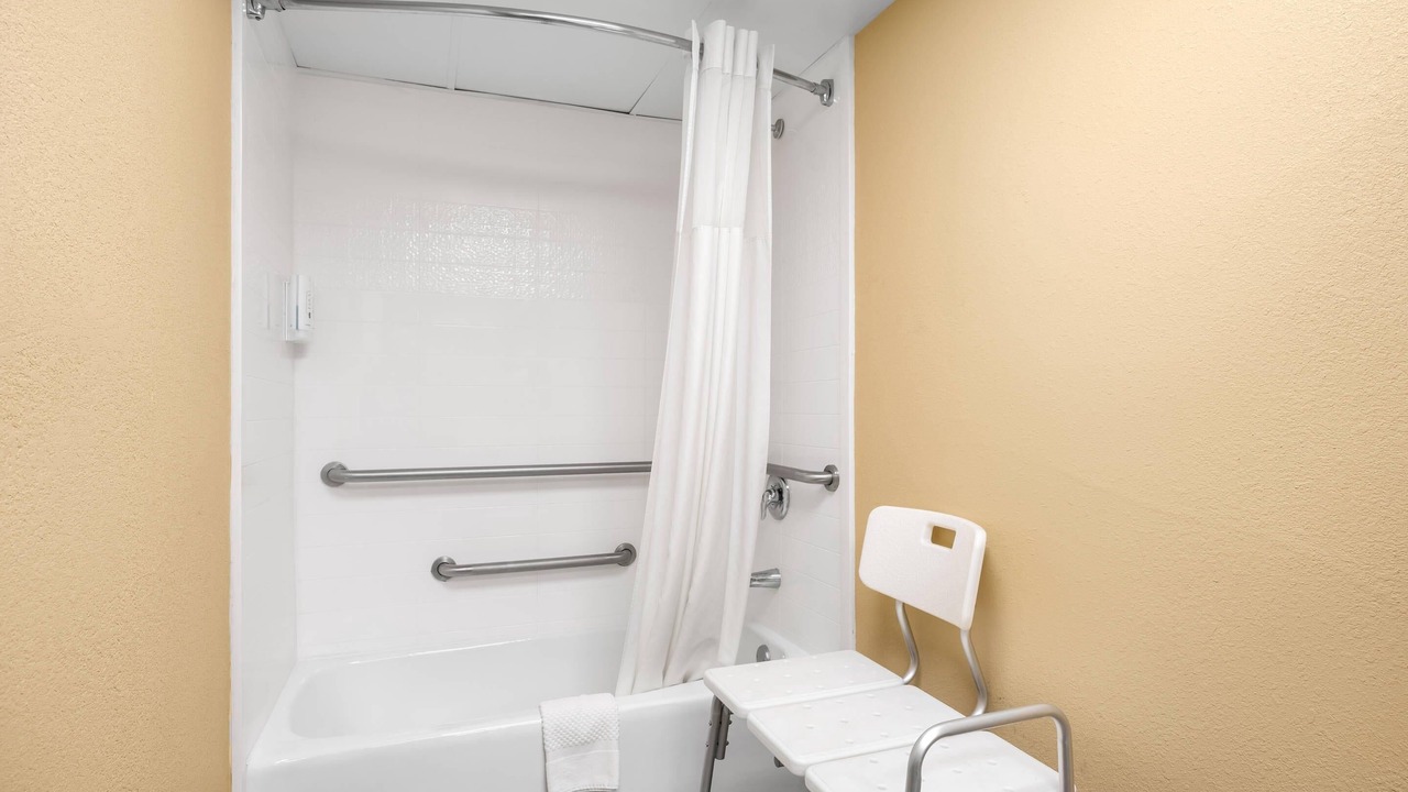 Photo of Bedroom in Perry