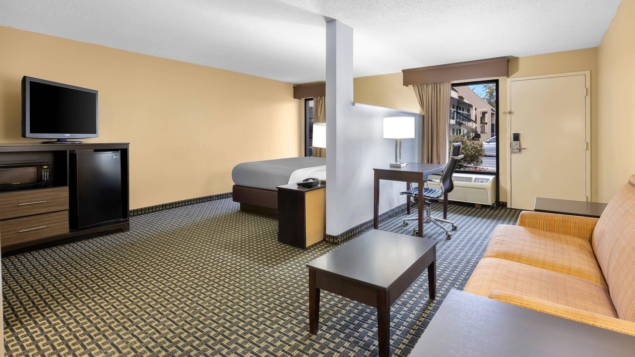 Photo of Bedroom in Perry