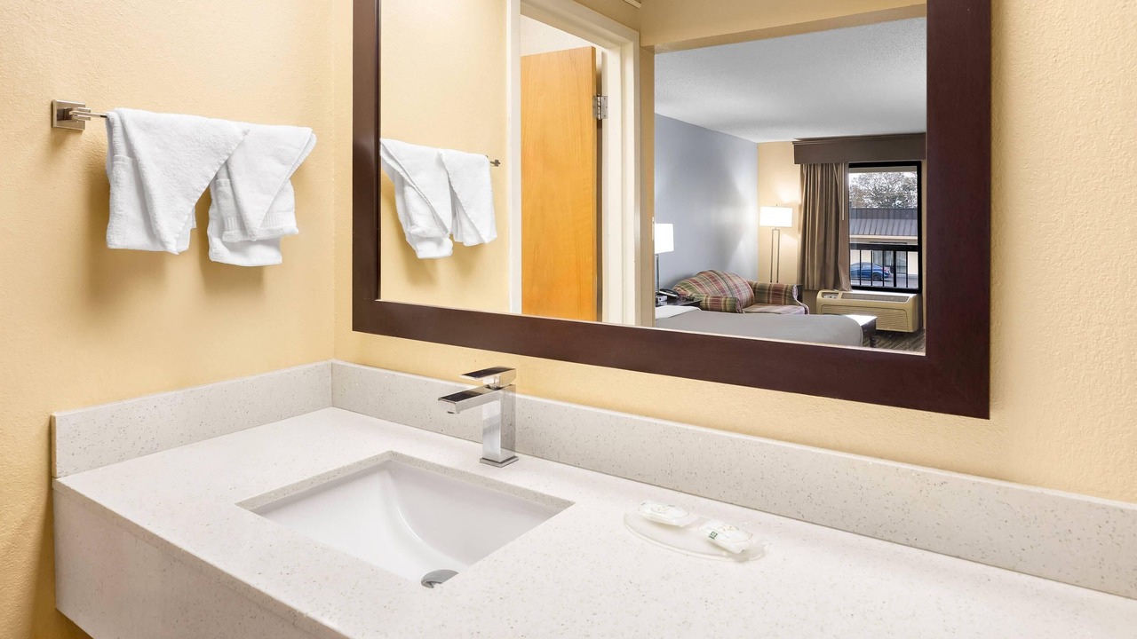 Photo of Bedroom in Perry