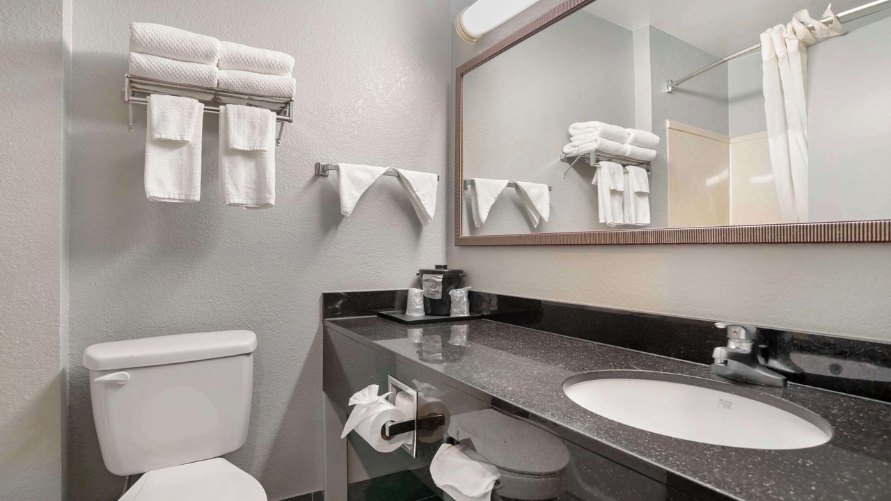 Photo of Bedroom in Crestline Heights