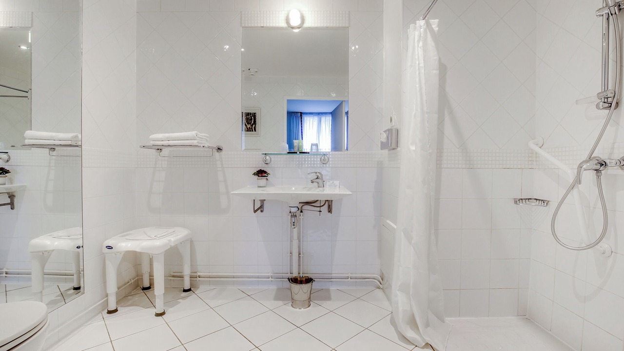 Photo of Bathroom in 9th Arrondissement