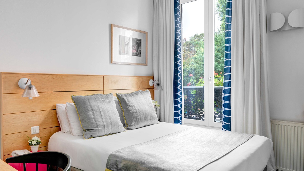 Photo of Bedroom in 9th Arrondissement