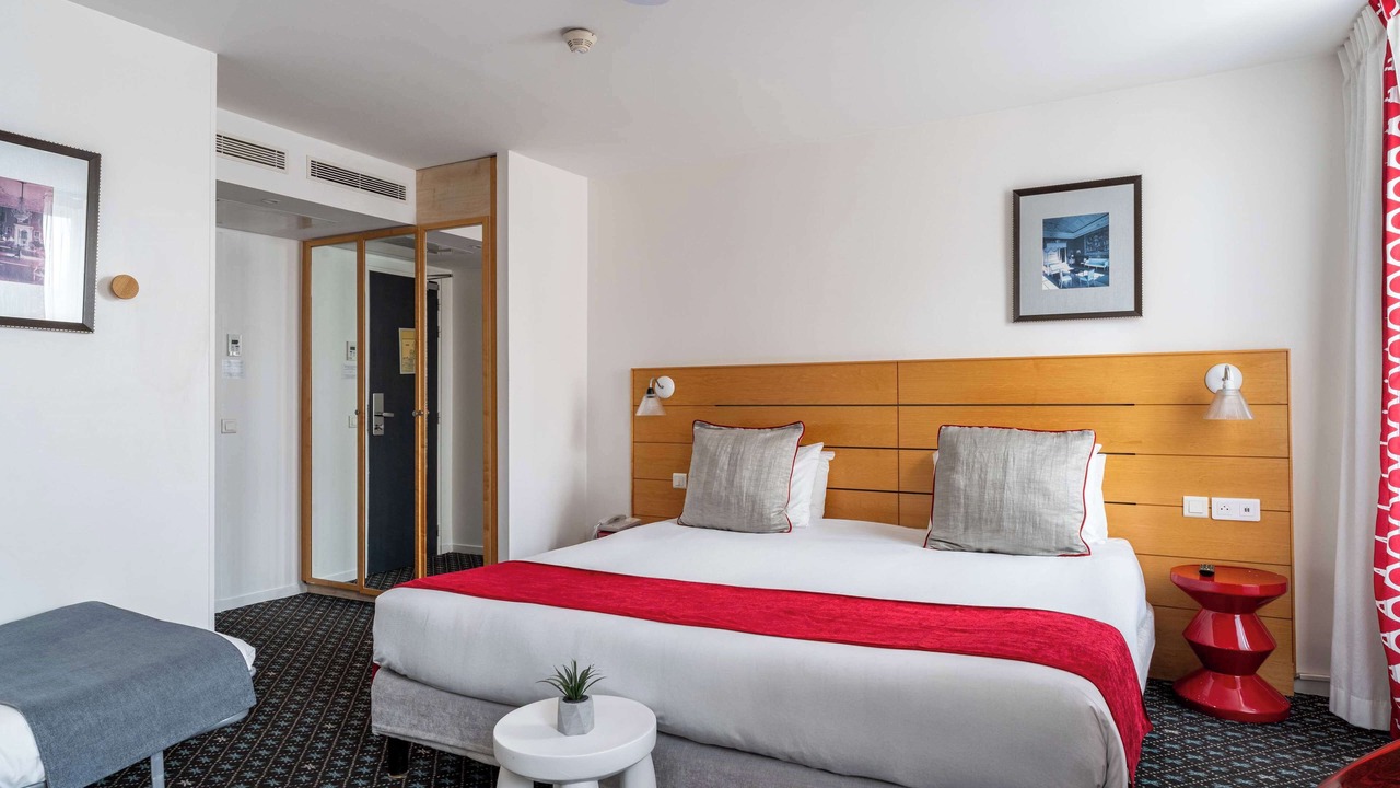 Photo of Bedroom in 9th Arrondissement