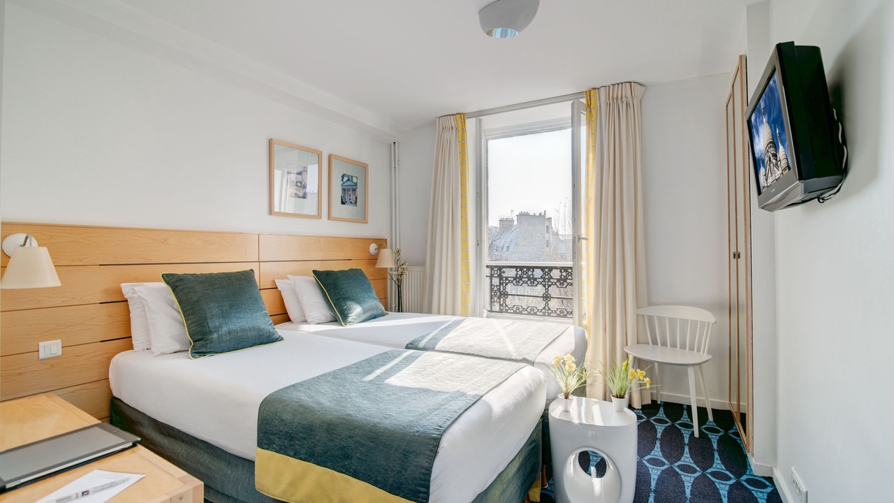 Photo of Bedroom in 9th Arrondissement