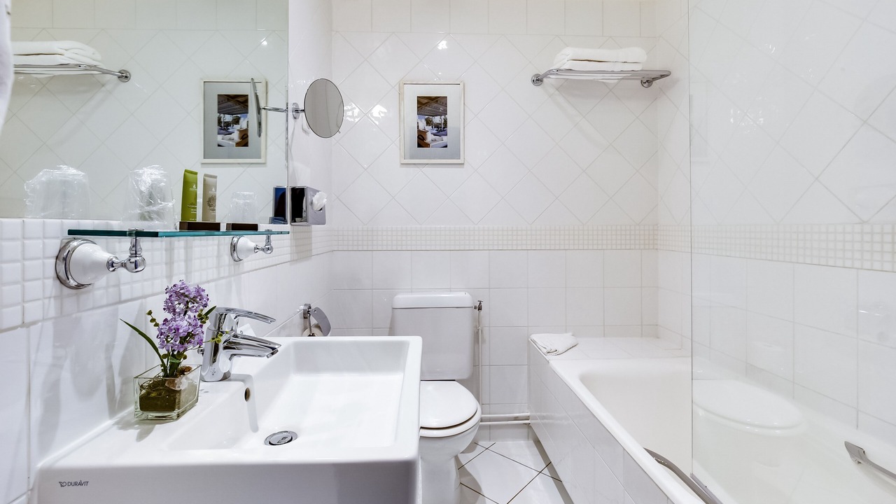 Photo of Bathroom in 9th Arrondissement