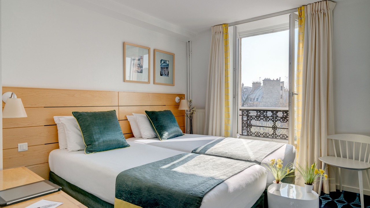 Photo of Bedroom in 9th Arrondissement