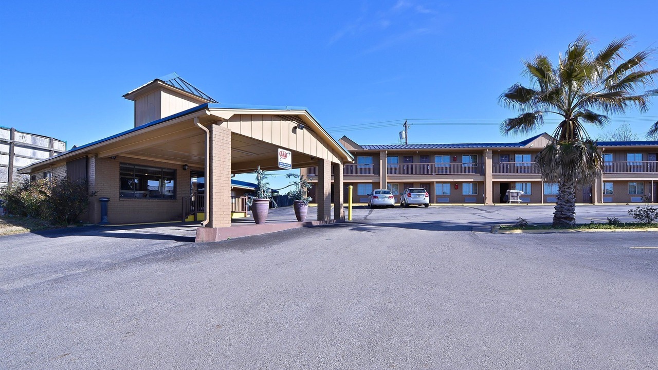 Photo of Outdoor in Center
