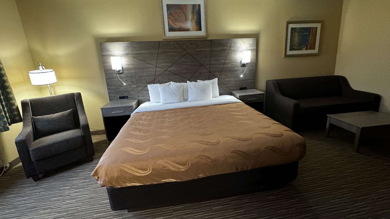 Photo of Bedroom in Forsyth
