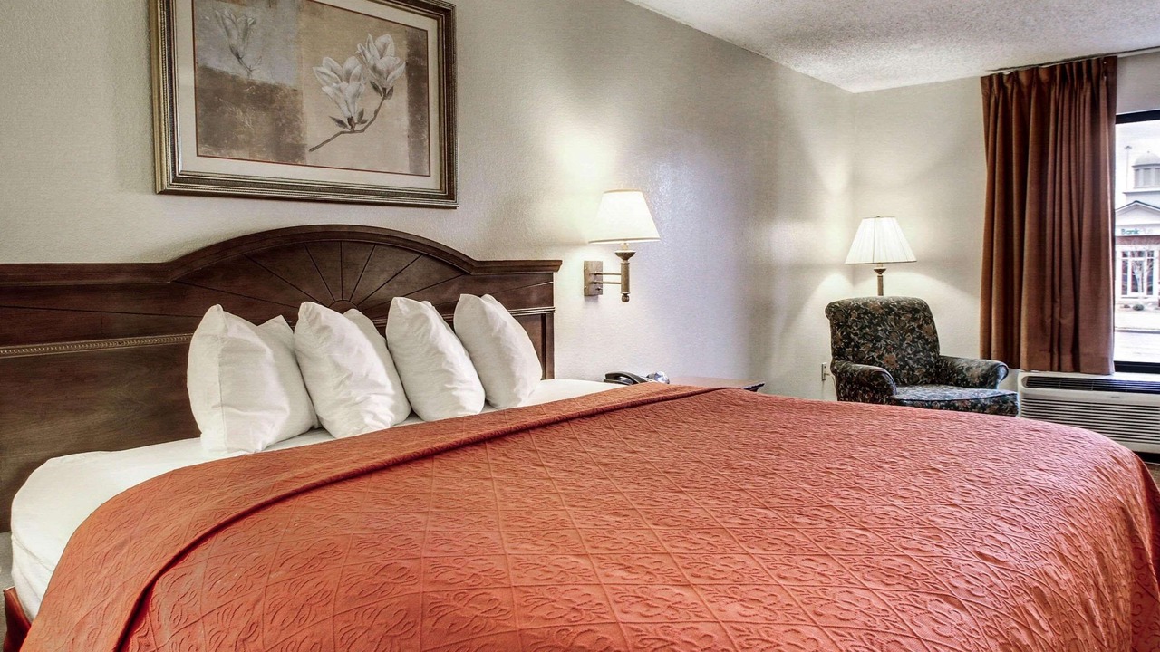 Photo of Bedroom in Clinton