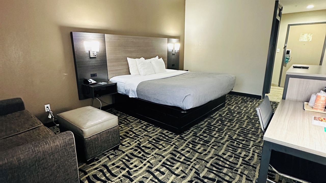 Photo of Bedroom in Gates-North Gates