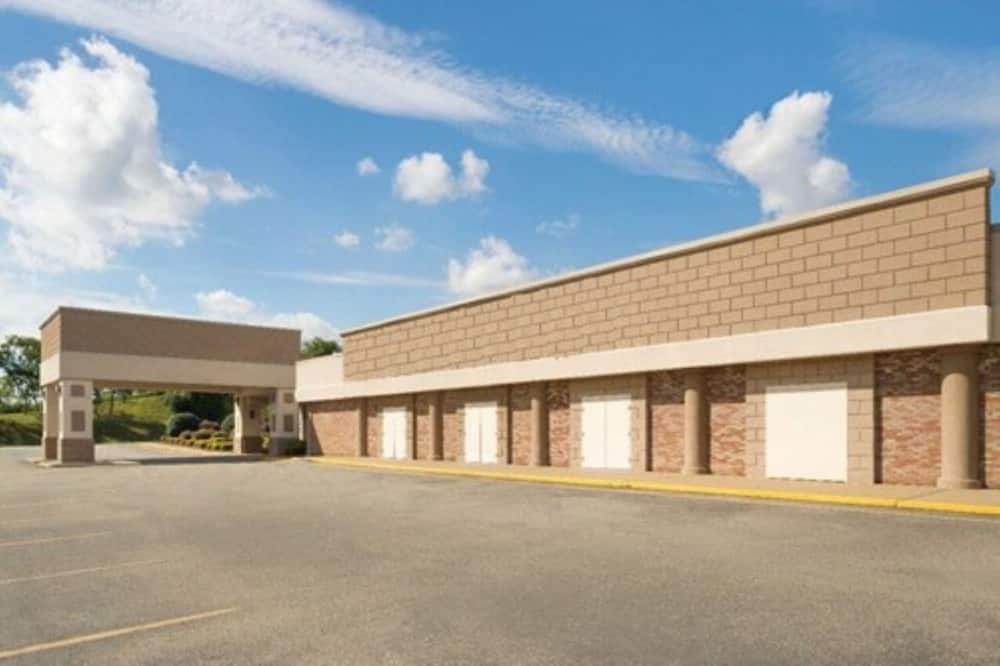Photo of Outdoor in Uniontown