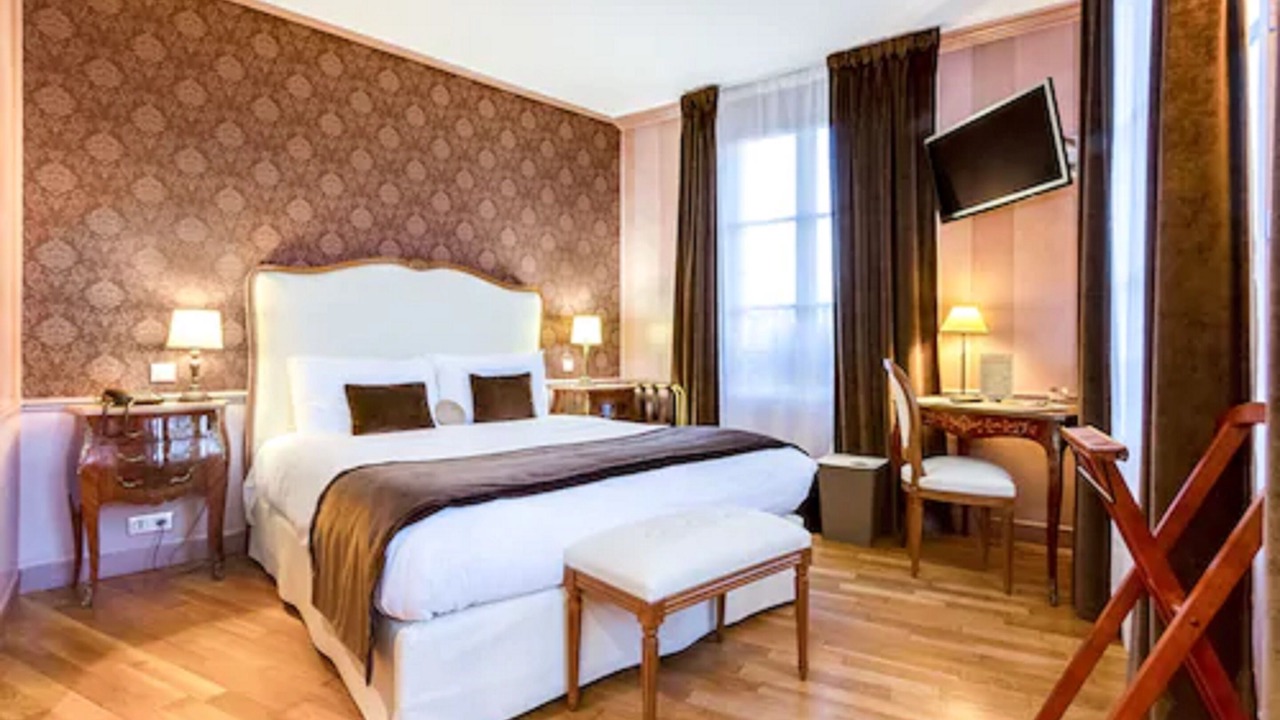 Photo of Bedroom in 16th Arrondissement