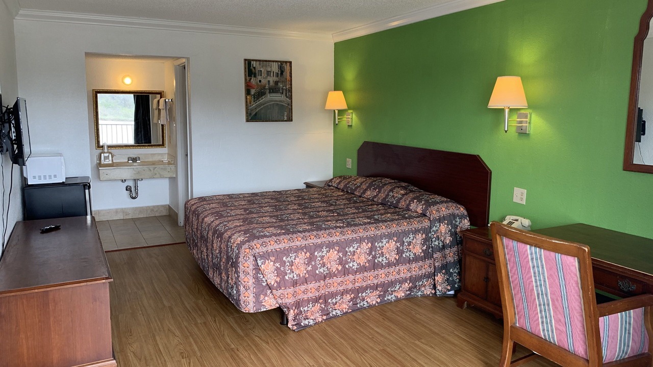 Photo of Bedroom in Port Allen
