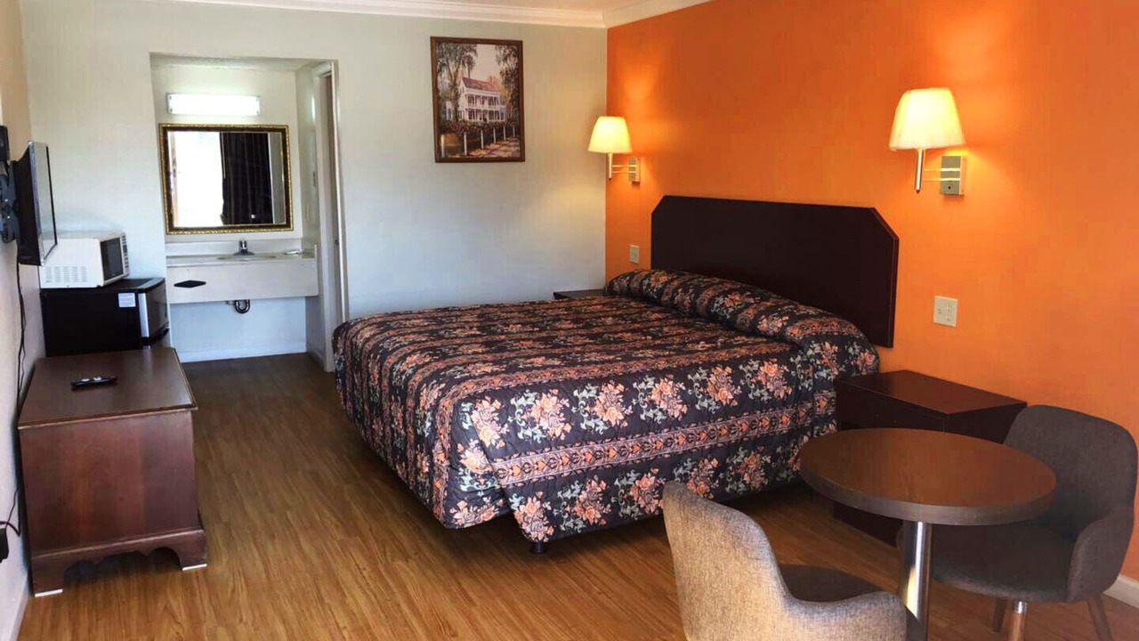 Photo of Bedroom in Port Allen