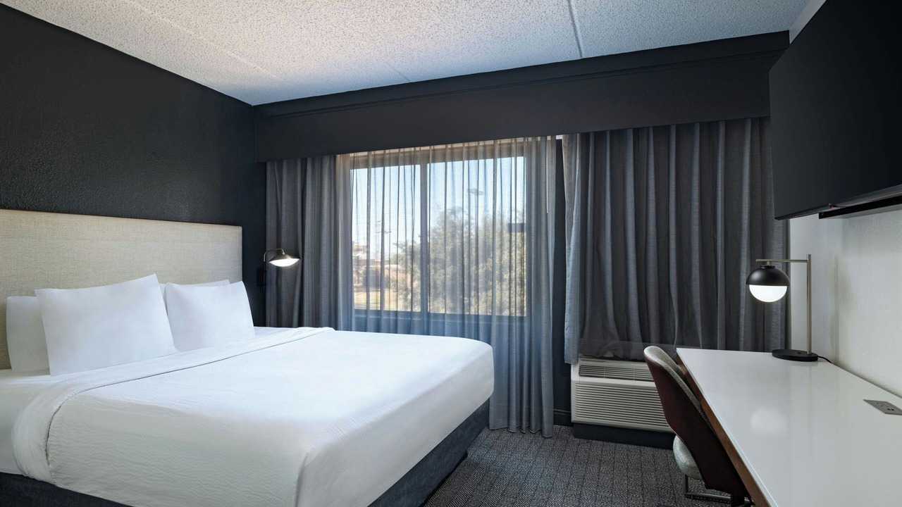 Photo of Bedroom in Western Division