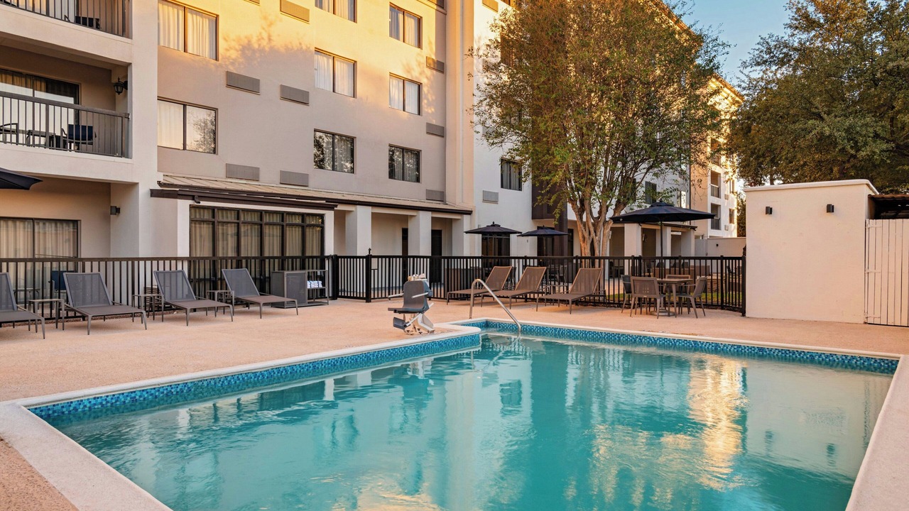 Photo of Outdoor in Western Division
