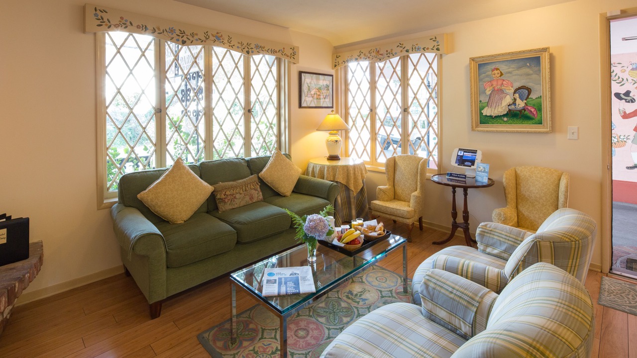 Photo of Livingroom in Northwest Carmel