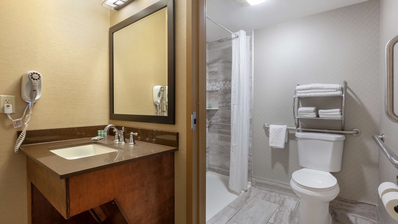 Photo of Bathroom in Niagara Falls