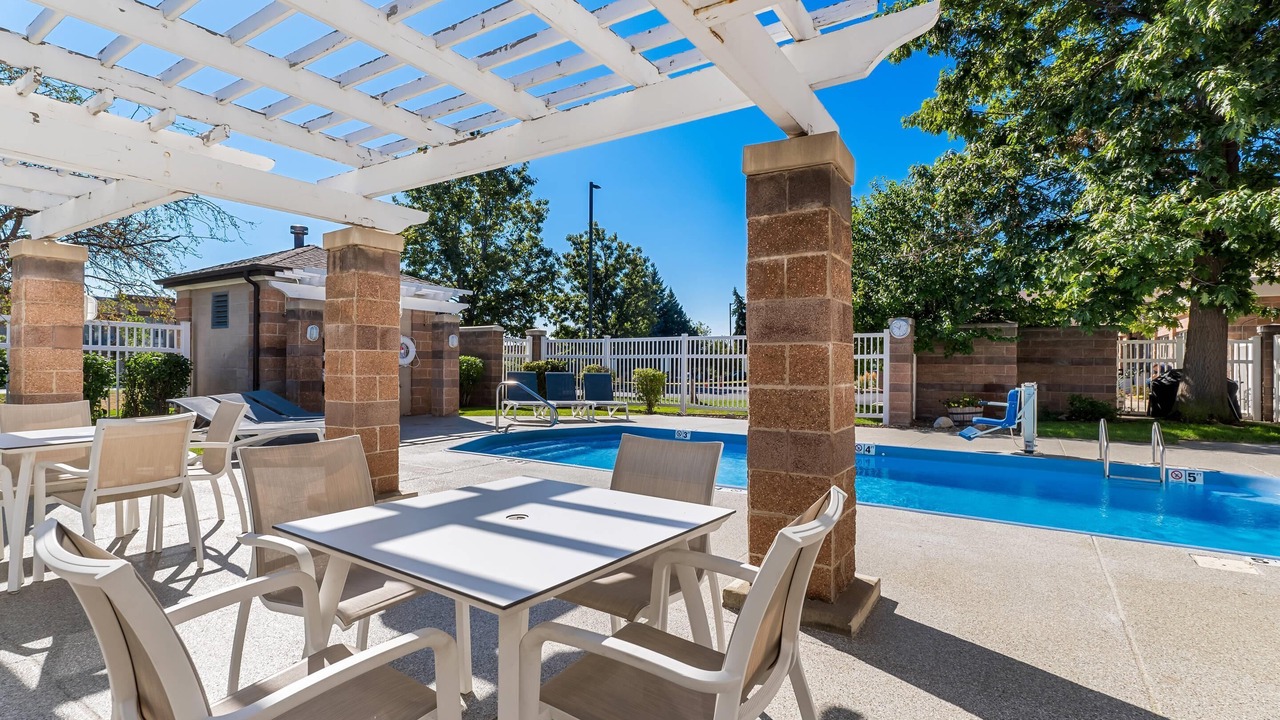 Photo of Outdoor in Dakota Ridge - Northbriar