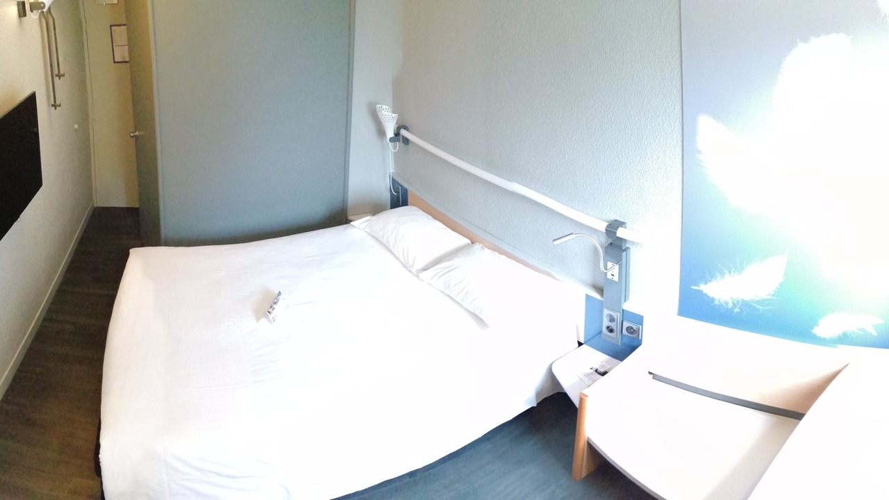 Photo of Bedroom in Venoy