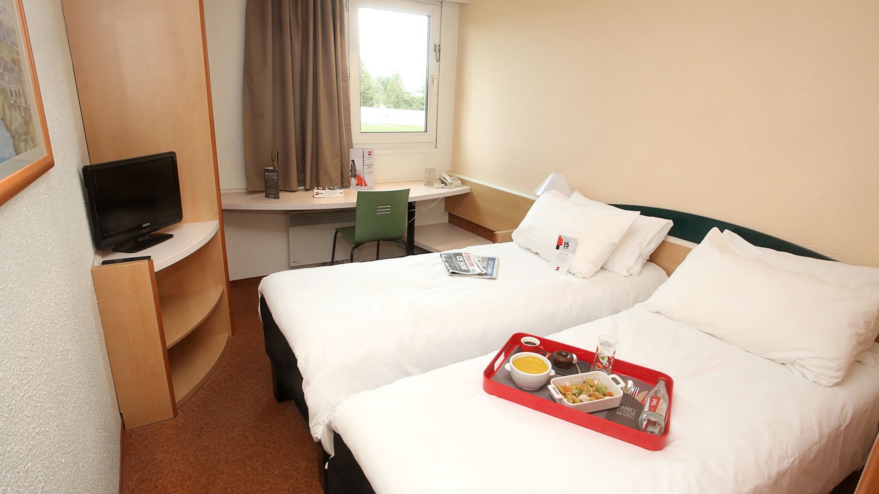 Photo of Bedroom in Venoy