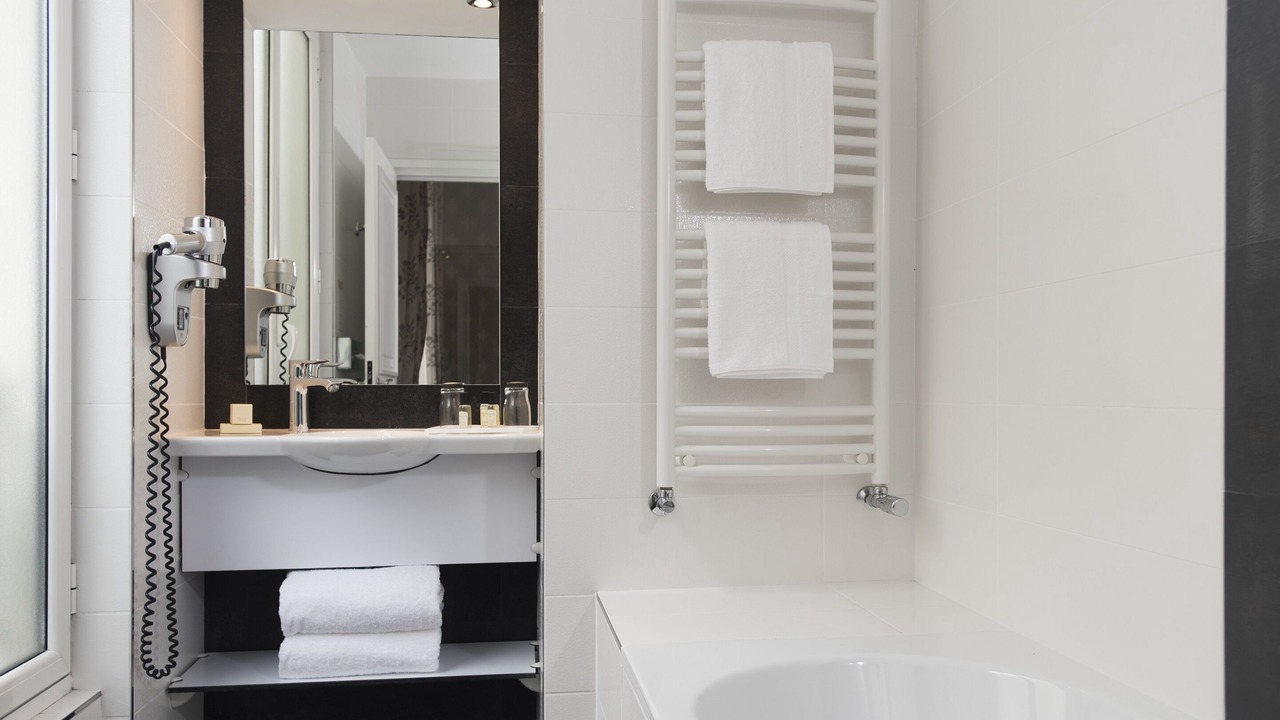 Photo of Bathroom in Chaussee-d'Antin