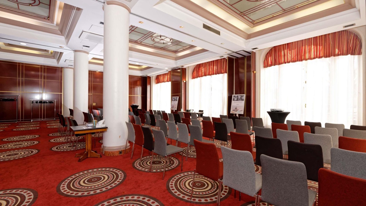 Photo of Others in 2nd Arrondissement