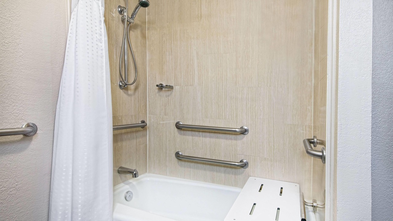 Photo of Bathroom in Clodine