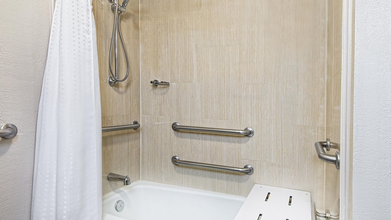Photo of Bathroom in Clodine