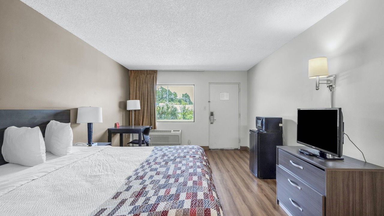 Photo of Bedroom in MacClenny