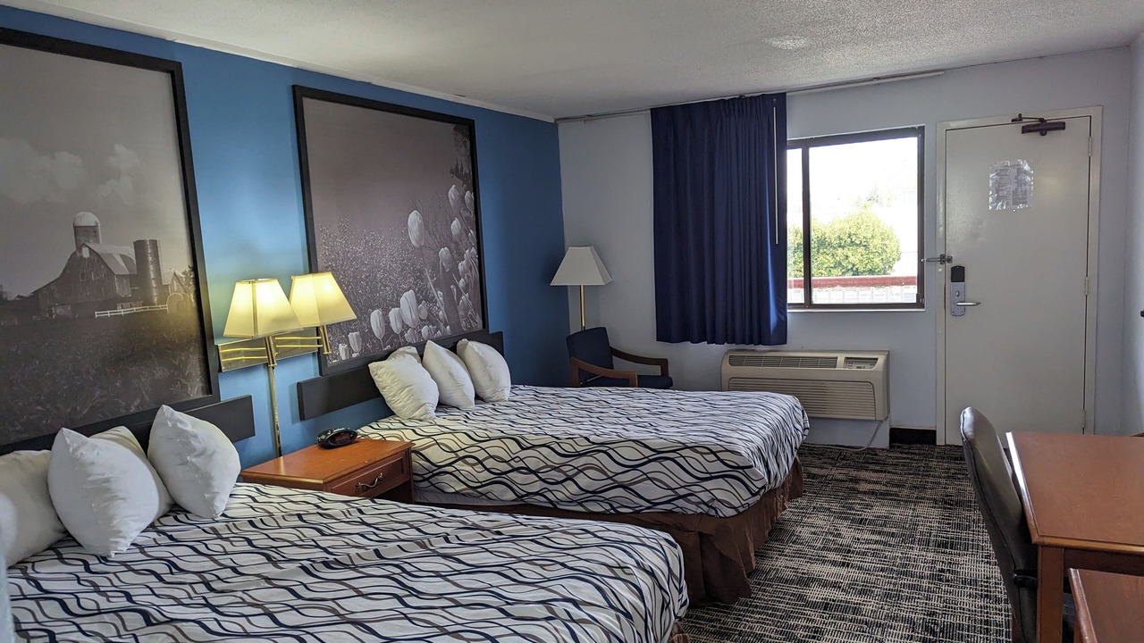 Photo of Bedroom in Elyria