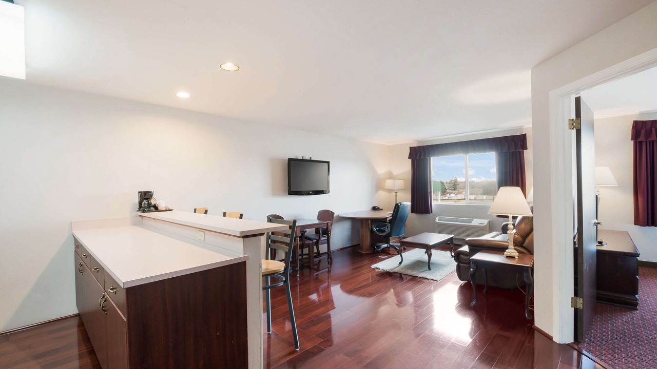 Photo of Others in Guide Meridian