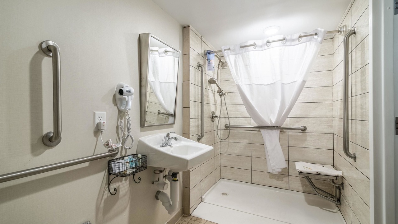 Photo of Bedroom in Ithaca