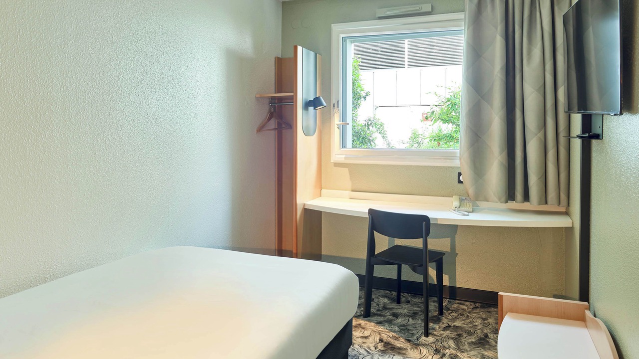 Photo of Bedroom in Le Chesnay