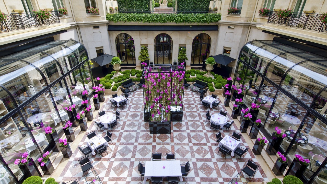 Photo of Outdoor in Champs-Elysees