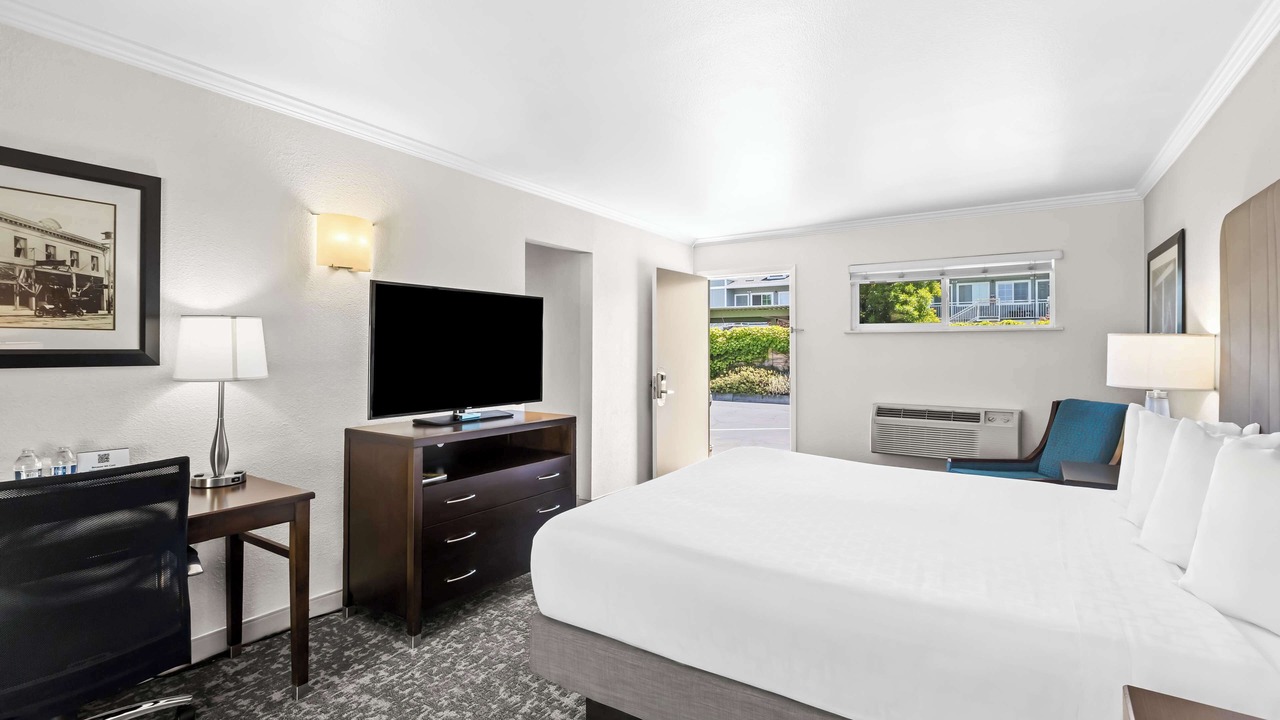 Photo of Bedroom in Santa Rosa