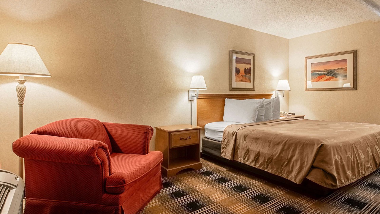 Photo of Bedroom in Flowery Branch