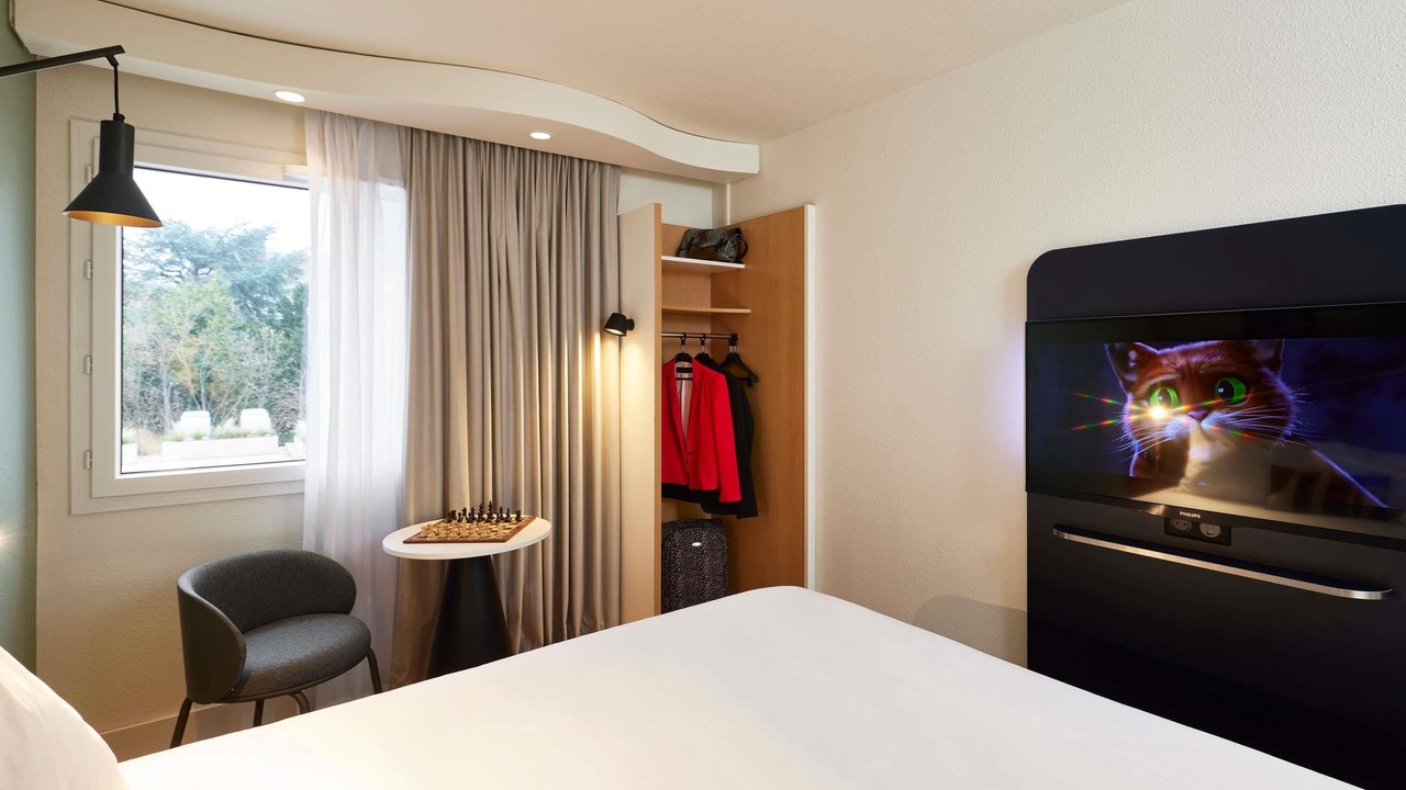 Photo of Bedroom in Caen City Centre