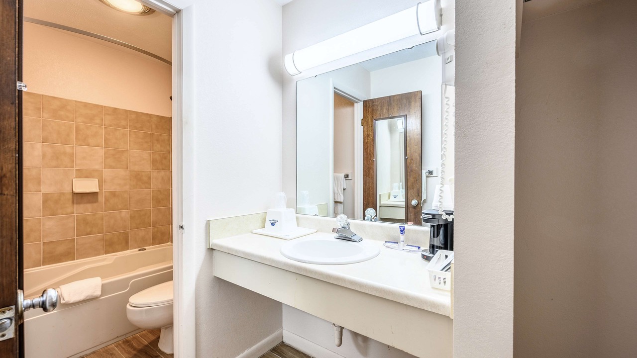 Photo of Bathroom in Heflin