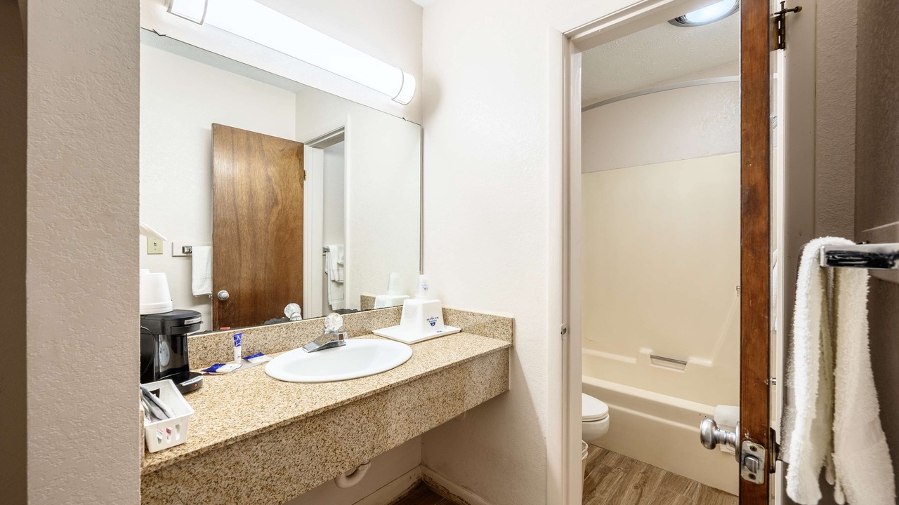 Photo of Bathroom in Heflin