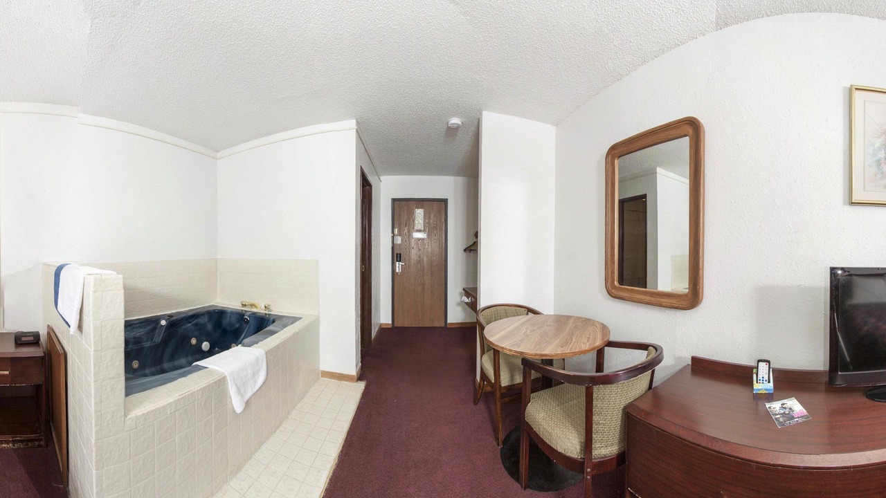 Photo of Livingroom in Oak Grove