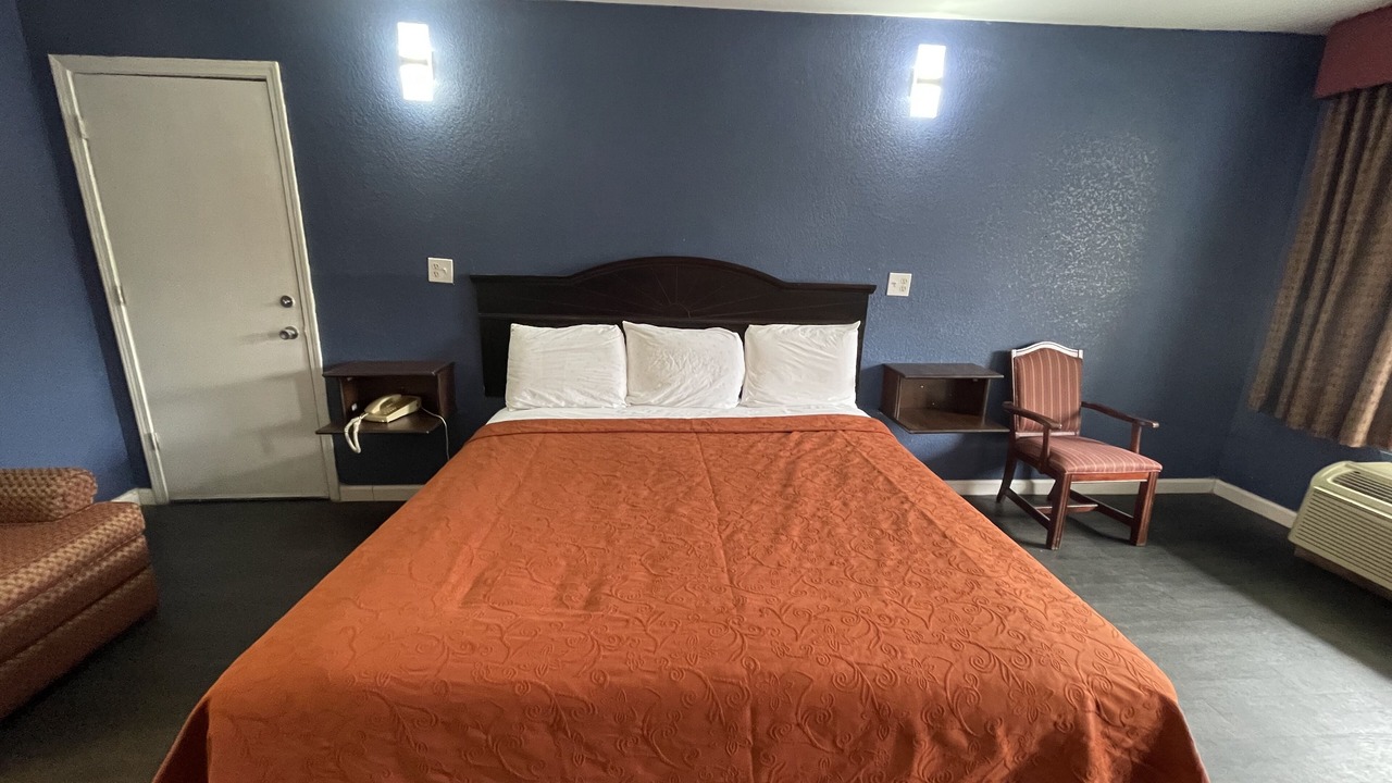 Photo of Bedroom in Roanoke