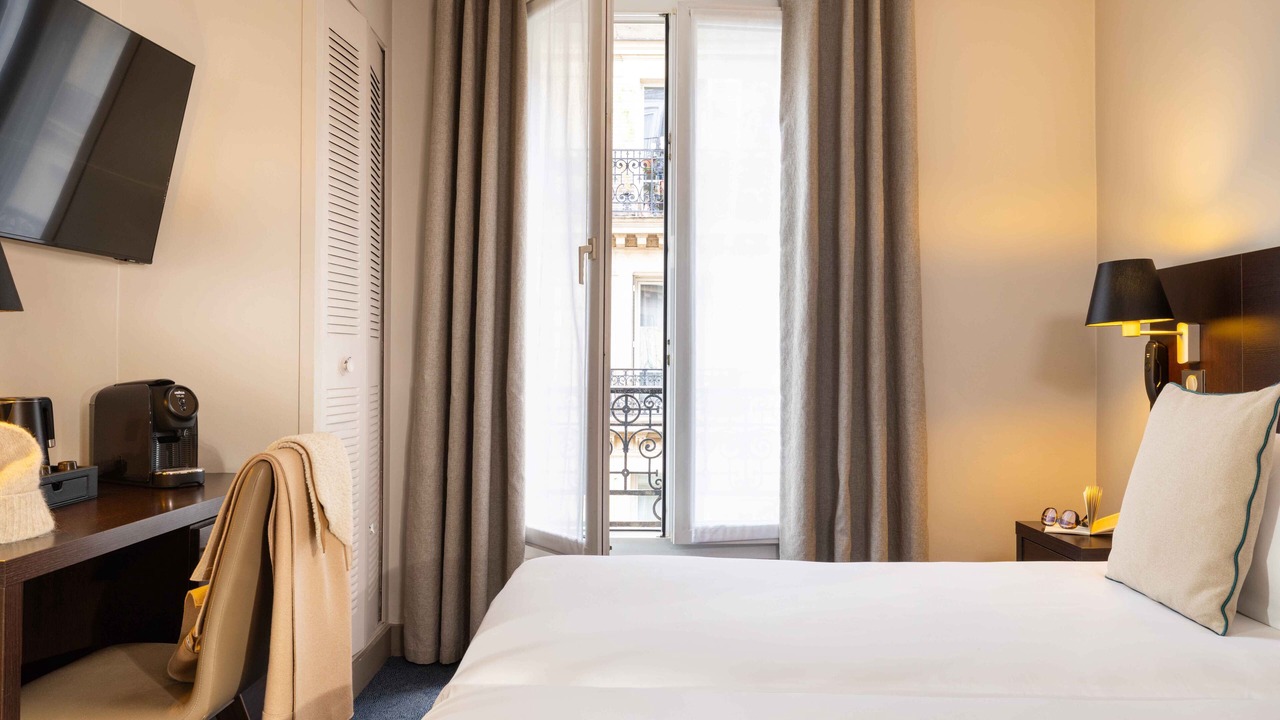 Photo of Bedroom in 14th Arrondissement