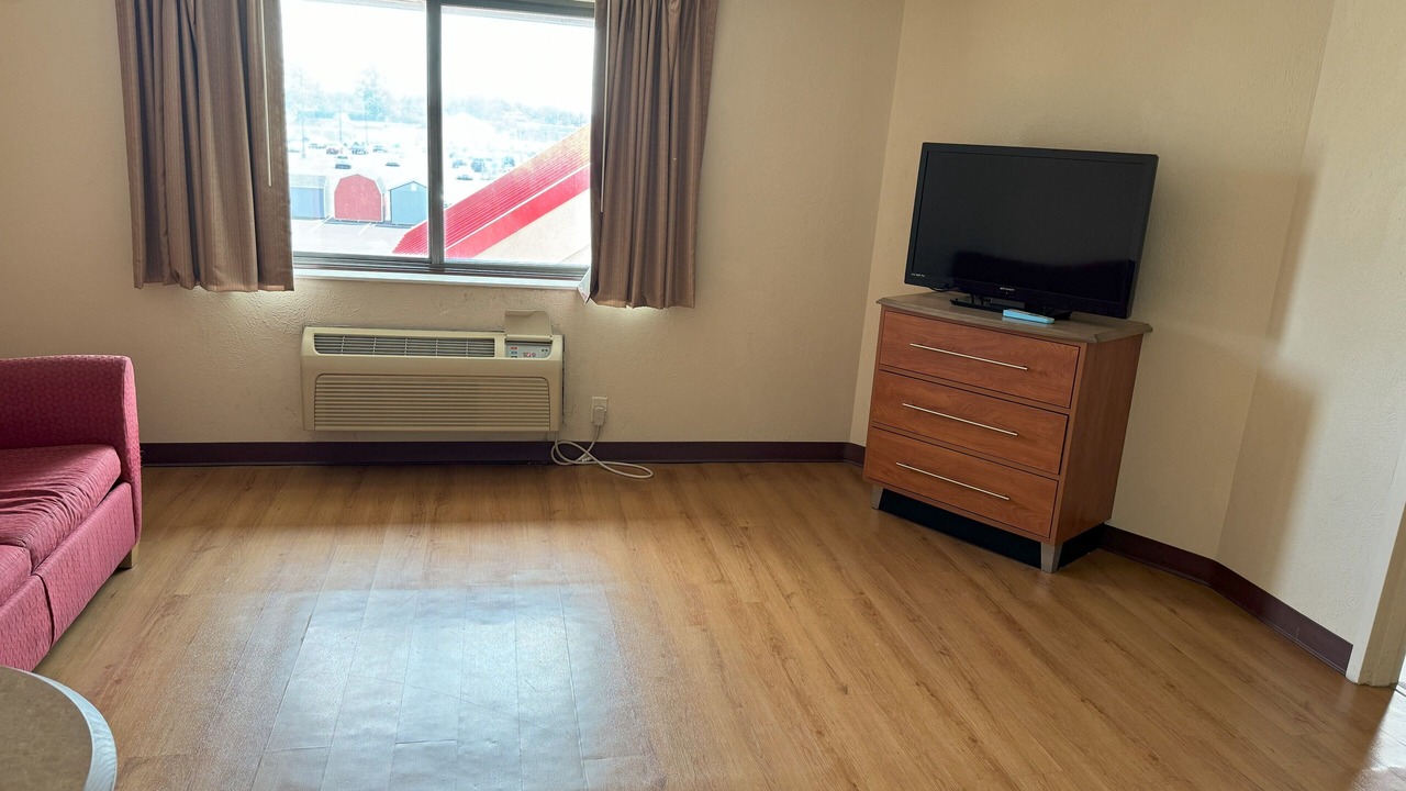 Photo of Bedroom in Elyria
