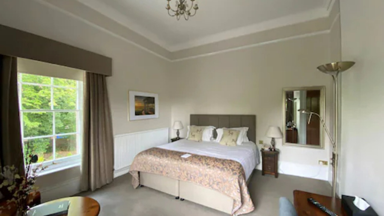 Photo of Bedroom in Reigate