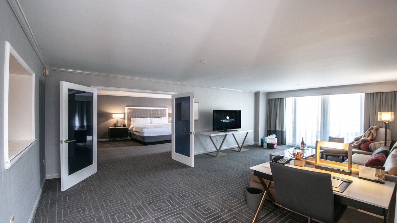 Photo of Bedroom in Country Club Plaza Area