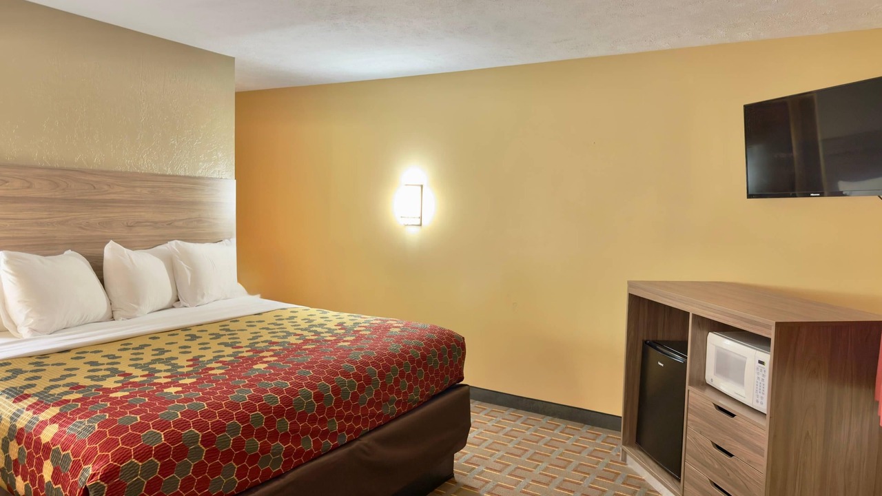 Photo of Bedroom in Lansing