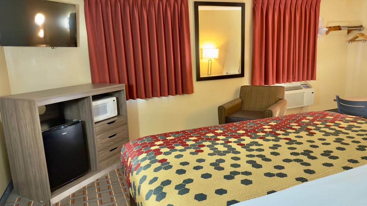 Photo of Bedroom in Lansing